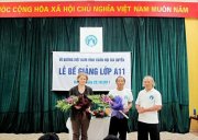 Huấn luyện viên Nguyễn Văn Oanh phát biểu ý kiến